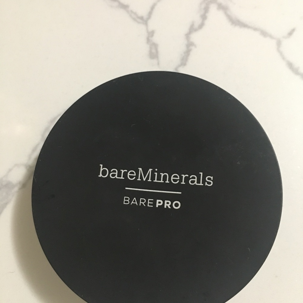 BareMinerals BarePRO
Performance wear powder foundation COCOA